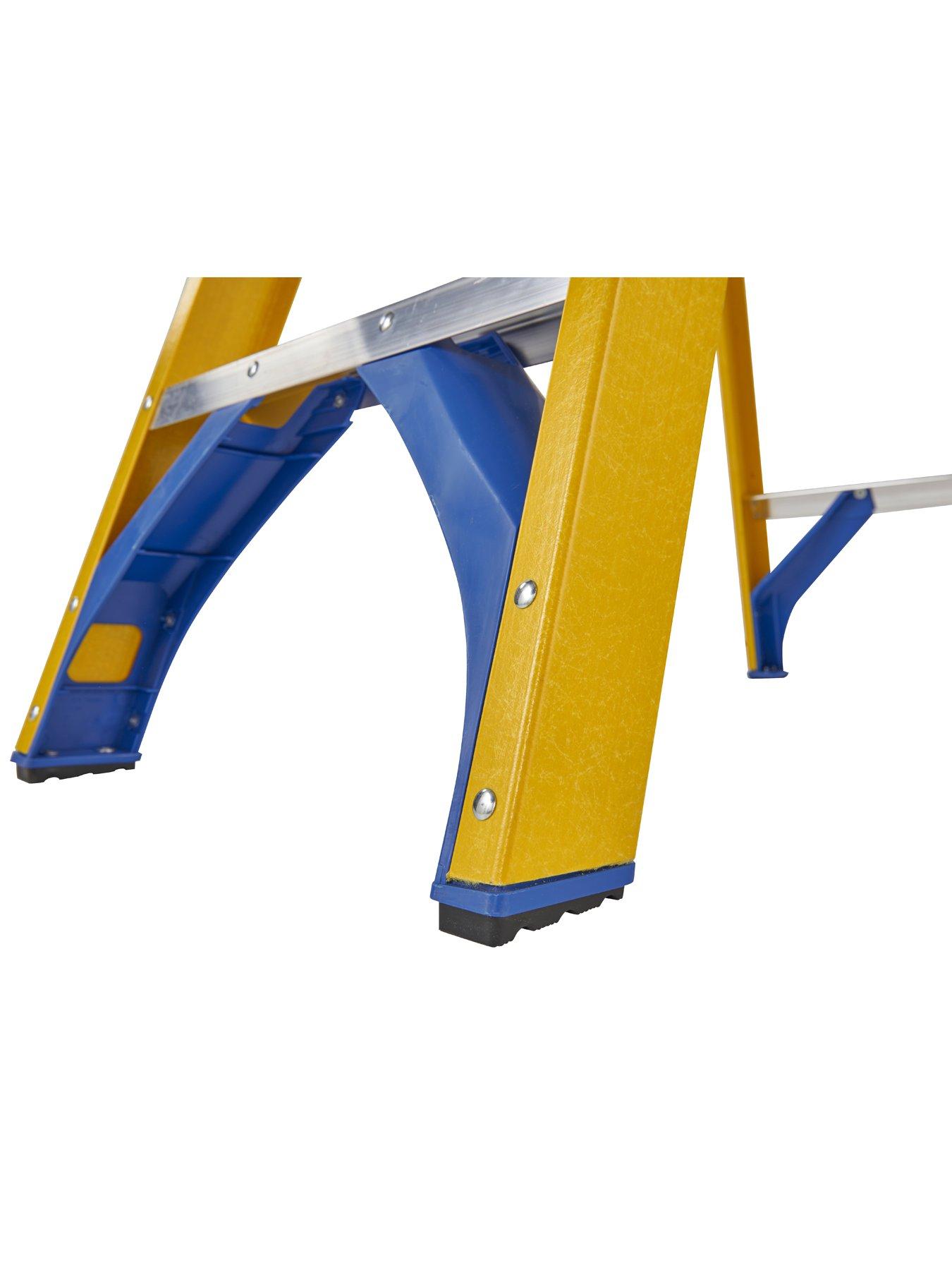 Image 5 of 7 of Werner Fibreglass 6 tread Stepladder