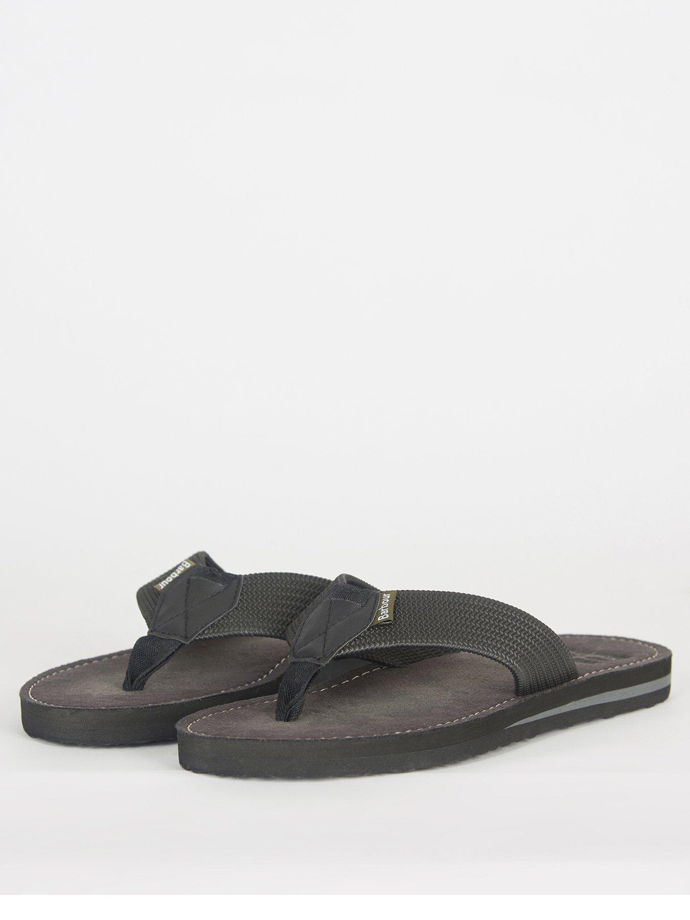 Black beach best sale flip flops