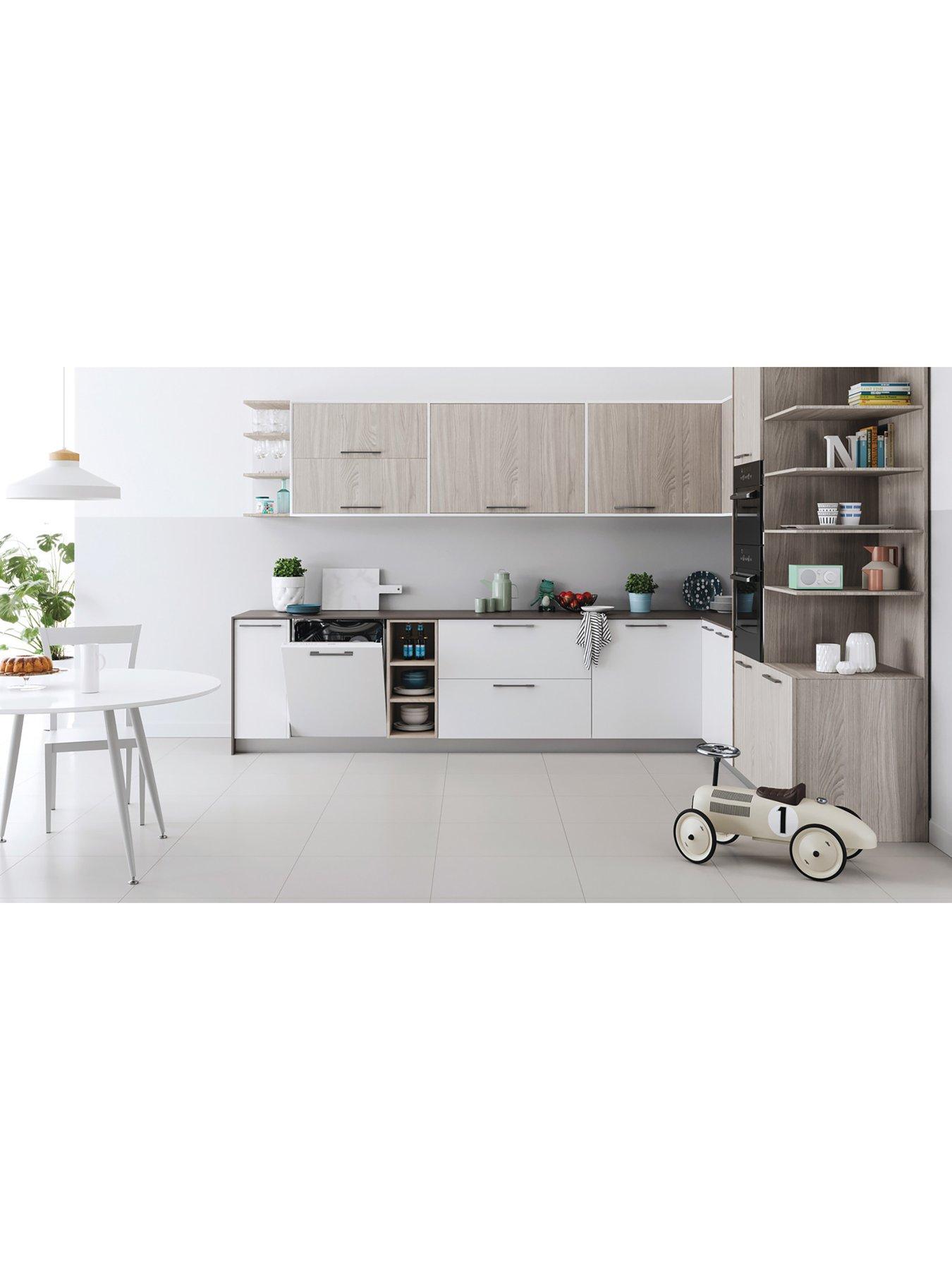 Indesit DIE2B19UK BuiltIn 13Place, FullSize Dishwasher White