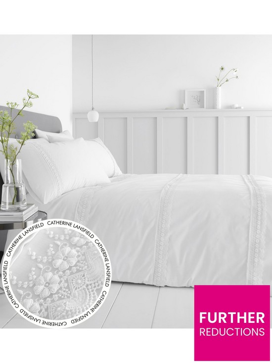 front image of catherine-lansfield-delicate-lace-duvet-covernbspset-white