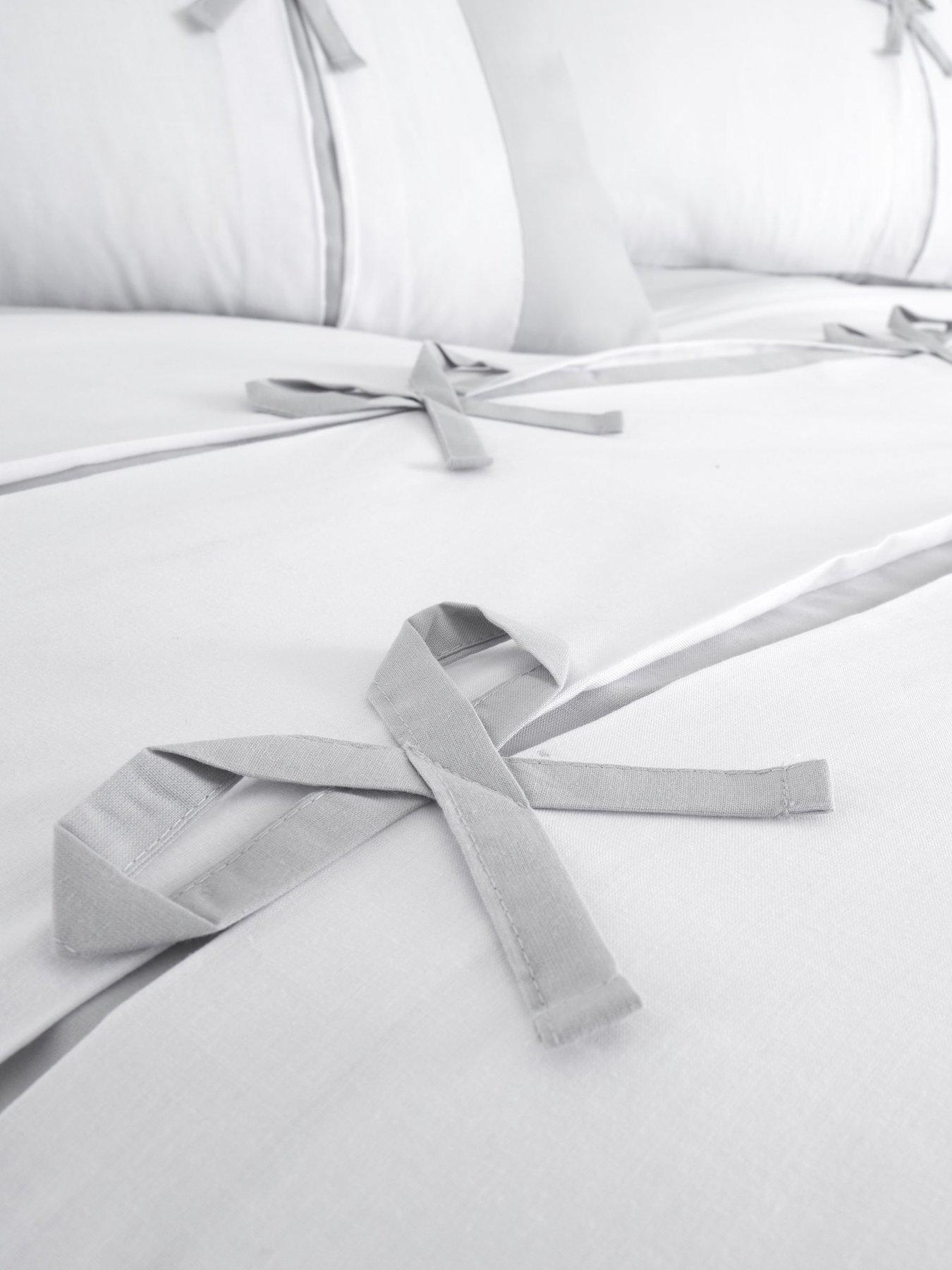 Image 4 of 6 of Catherine Lansfield Milo Bow Duvet Cover Set - White