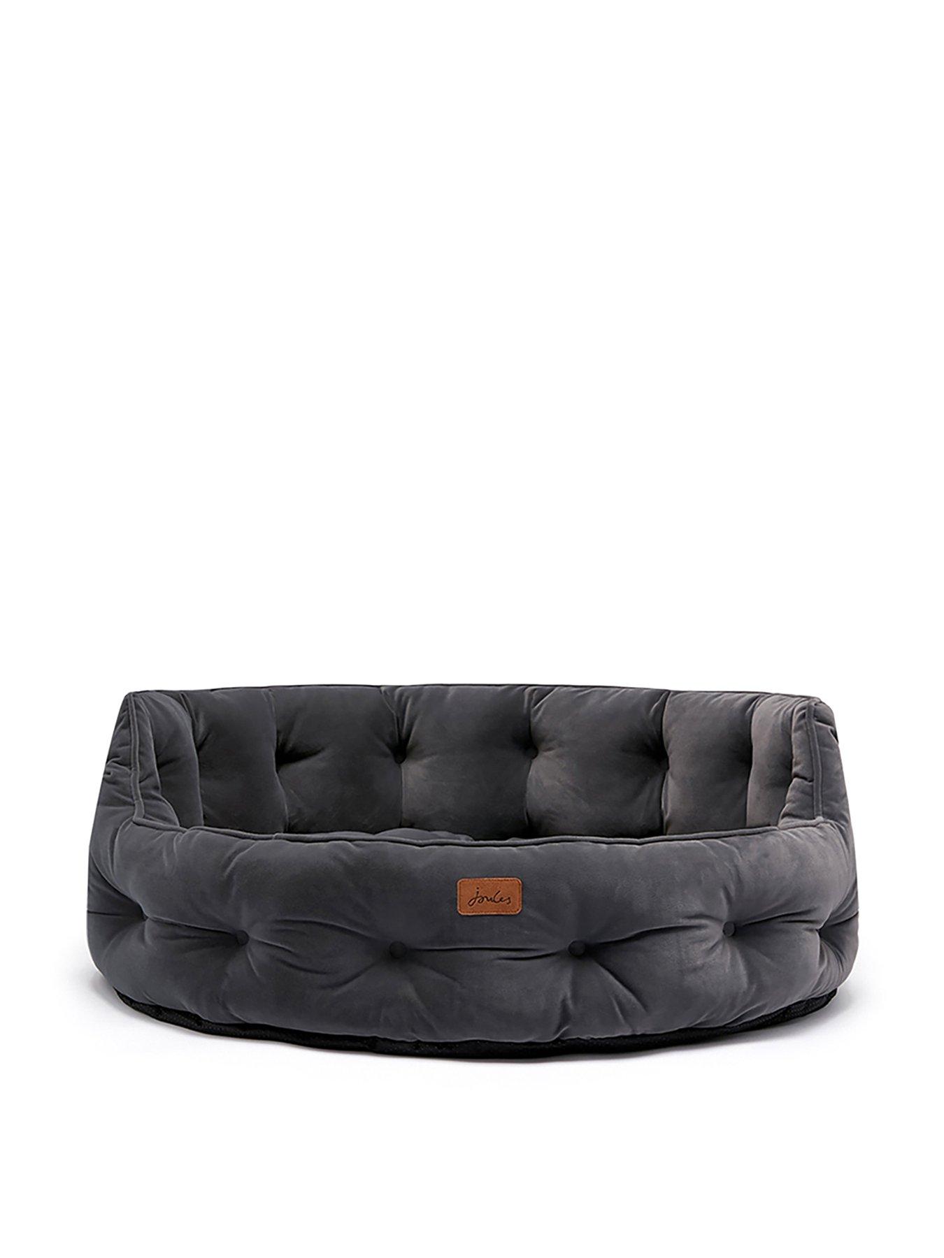 Dog bed hot sale chesterfield