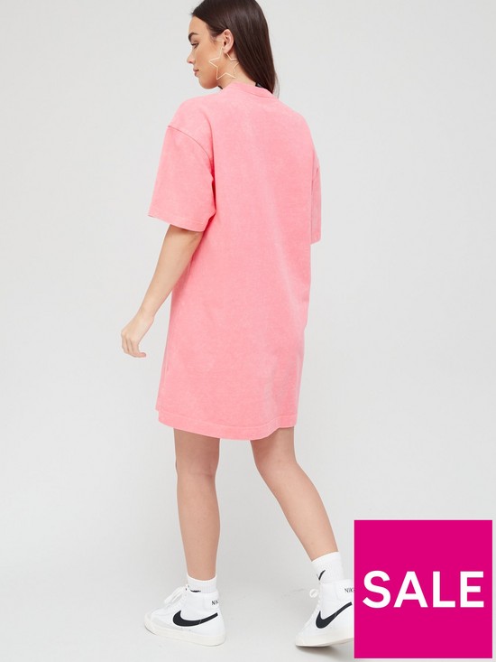 stillFront image of nike-nsw-wash-effect-short-sleeved-dress-pink