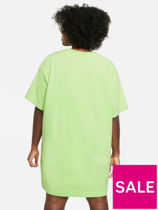 stillFront image of nike-nswnbspwash-short-sleeved-dress-curve-green