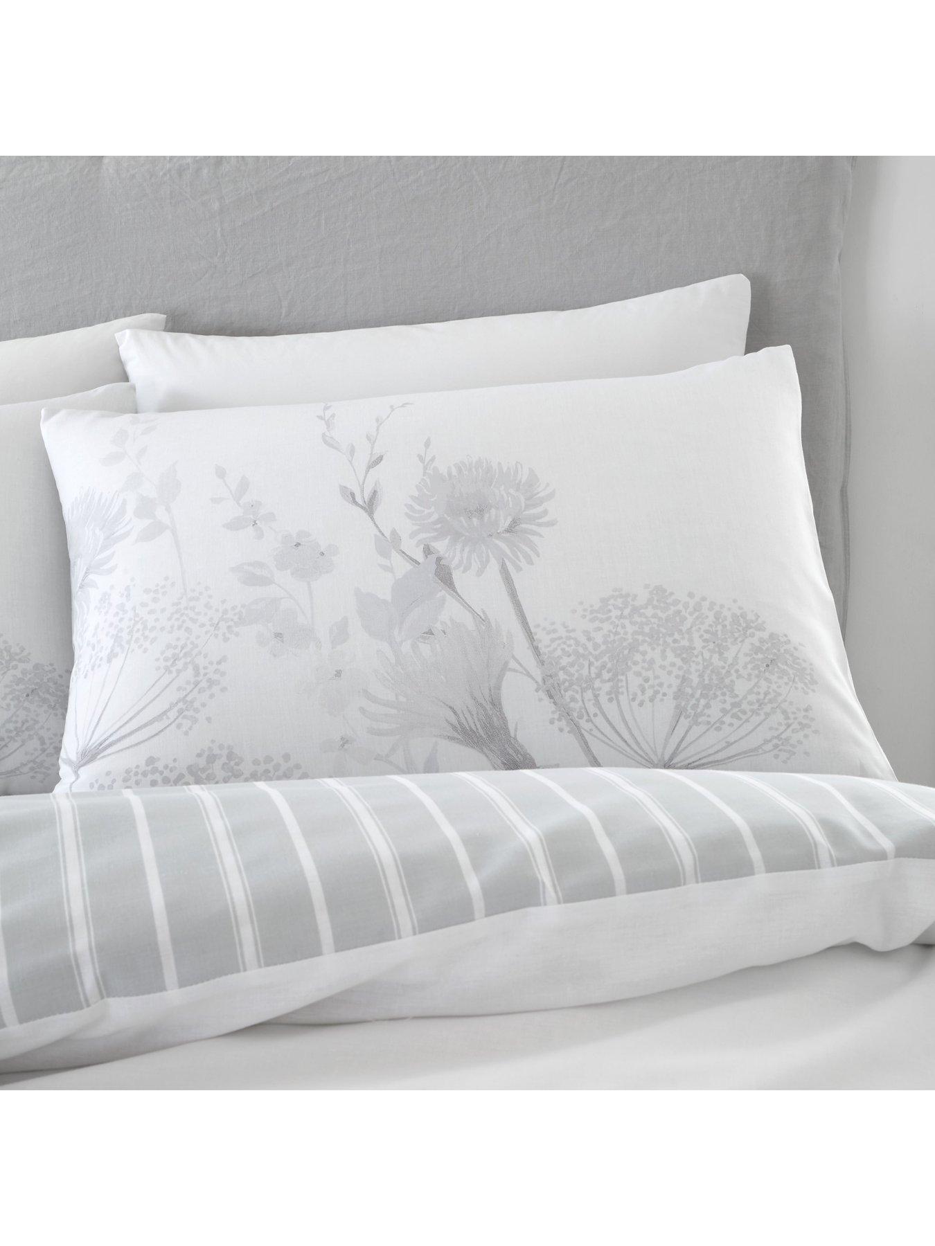 Image 3 of 5 of Catherine Lansfield Meadowsweet Floral Duvet Cover&nbsp;Set - White