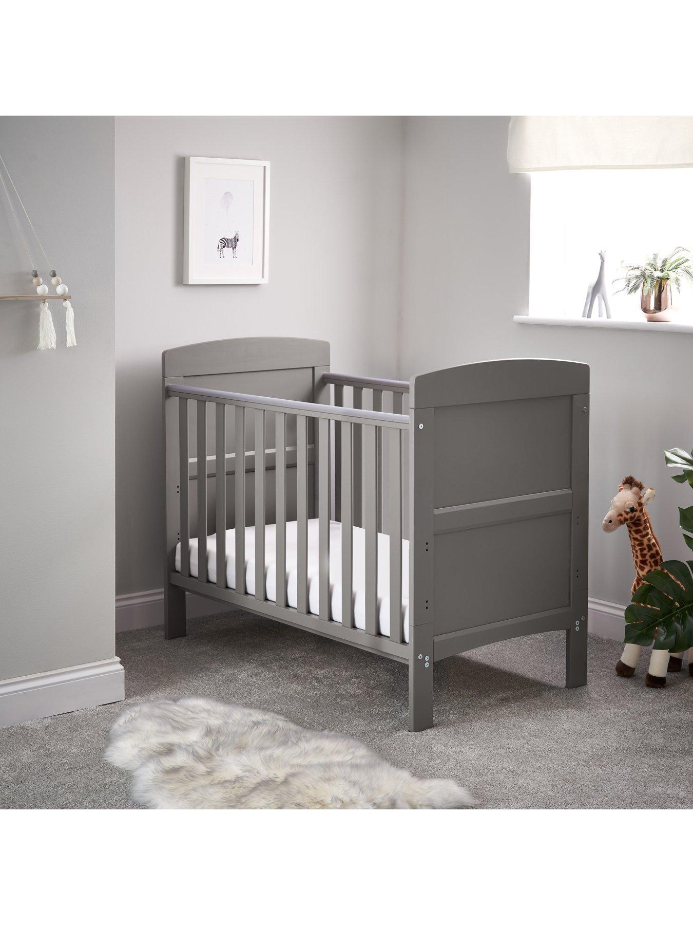 Mini on sale crib bed