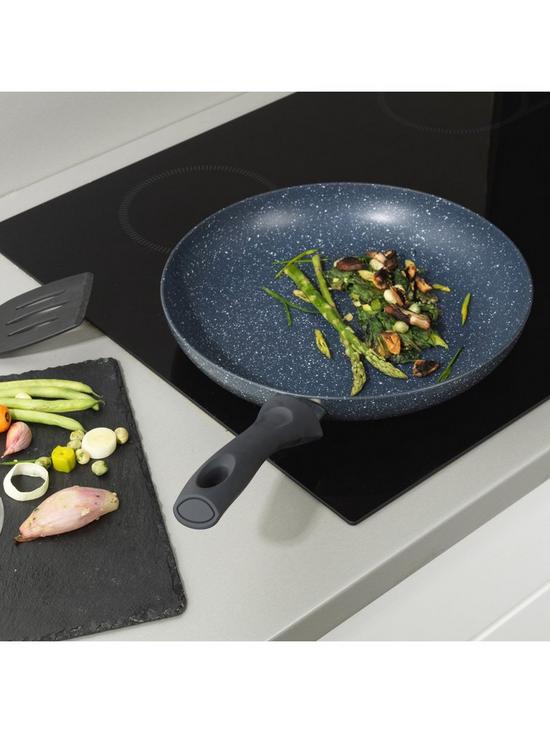 stillFront image of russell-hobbs-blue-marble-24cm-non-stick-frying-pan