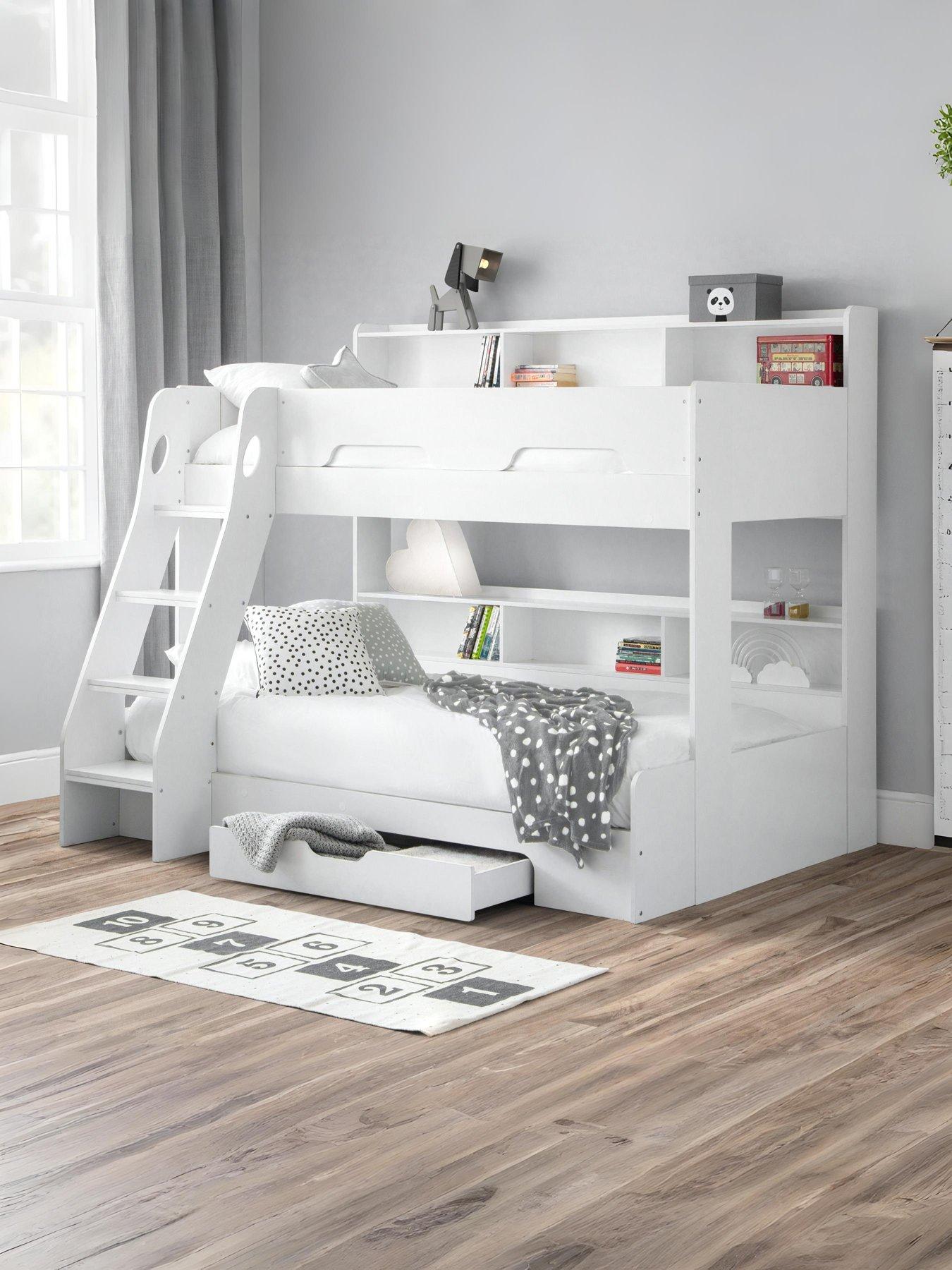 undefined Riley  Triple Sleeper - White