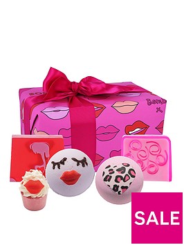 bomb-cosmetics-lip-sync-bath-bomb-gift-set