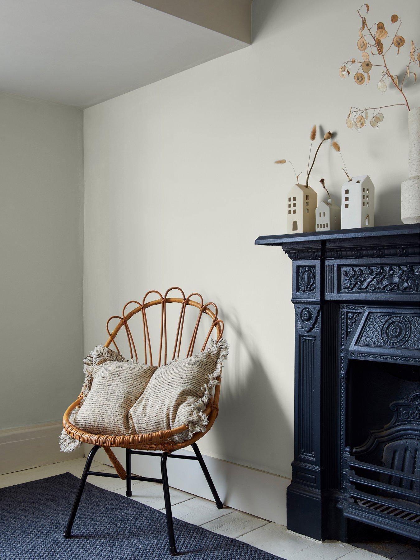 Product photograph of Rust-oleum Chalky Finish Wall Paint In Shortbread Ndash 2 5-litre Tin from very.co.uk