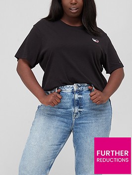 tommy-jeans-curve-homespun-heart-tee-black