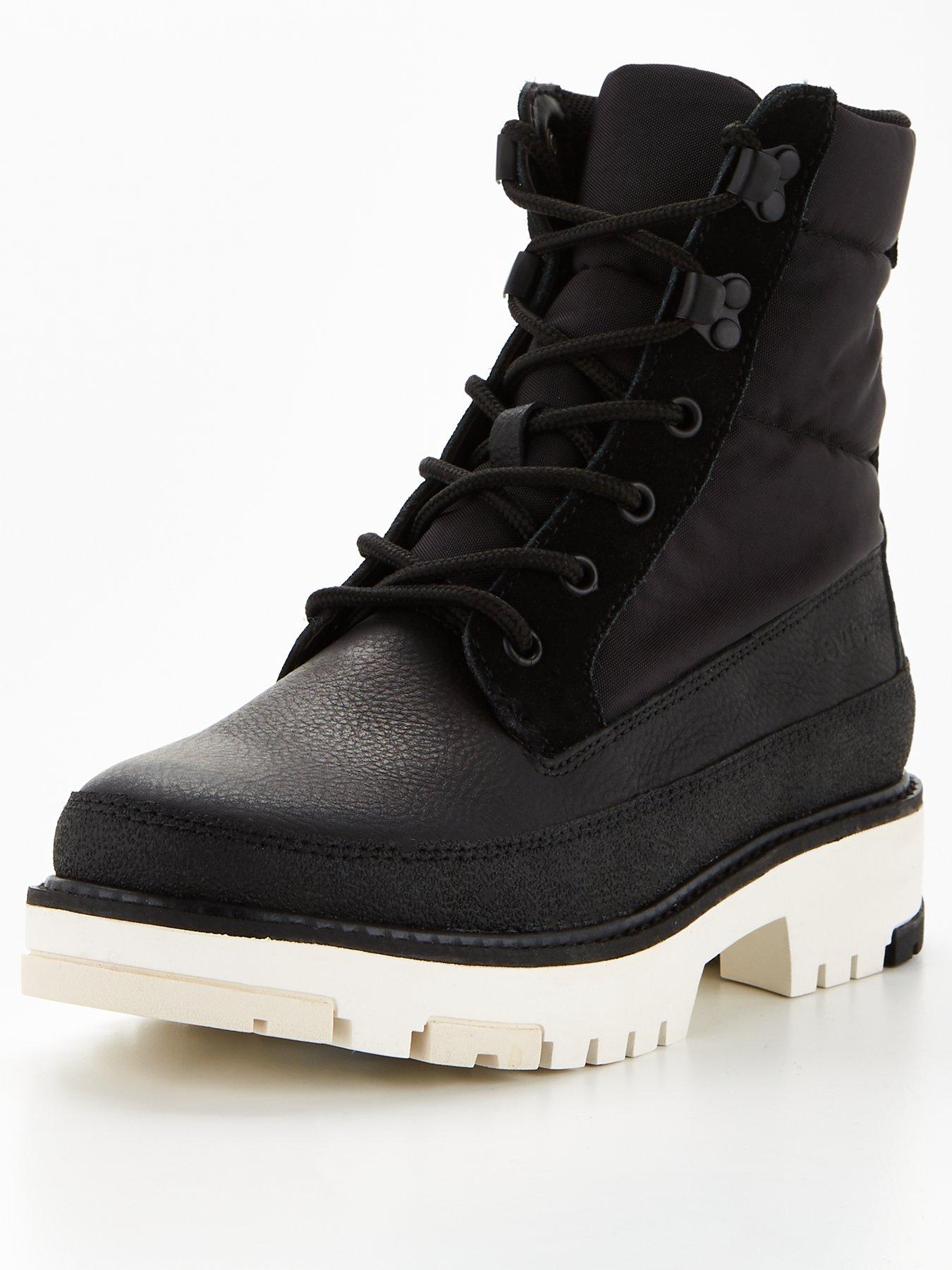  Solvi Leather Quilted Boot - Black