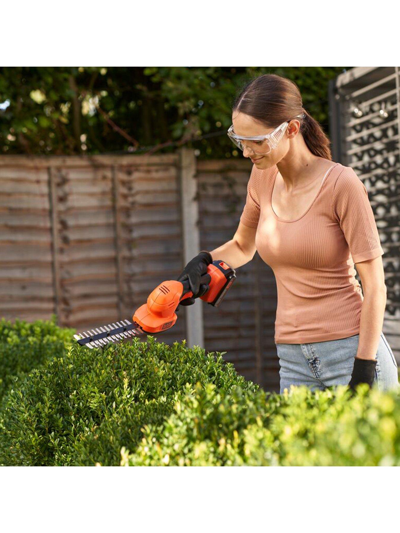 Black Decker 18V Cordless Li ion Shear Shrubber with Blades BCSS18D1 GB Very