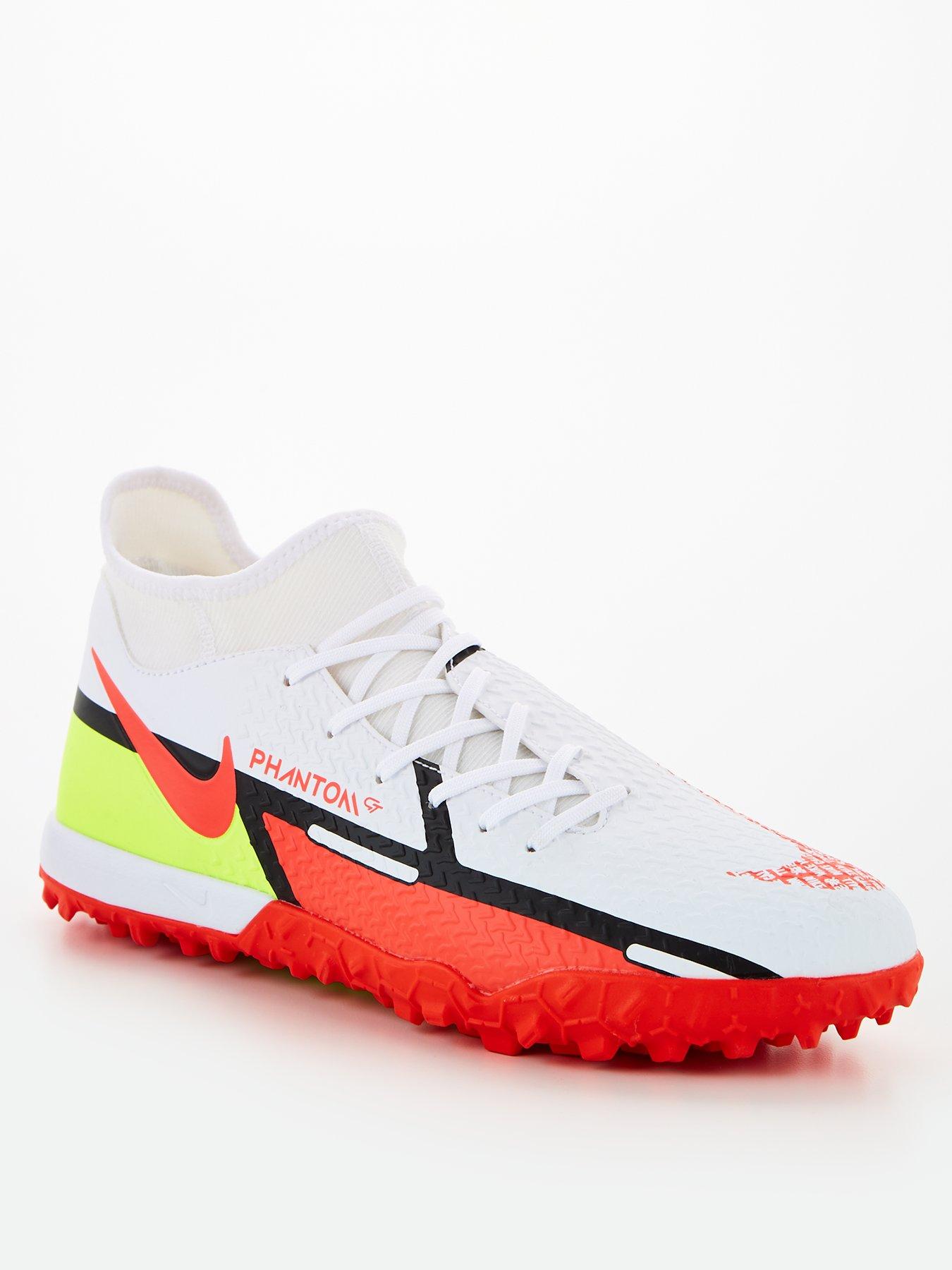 football boots white nike