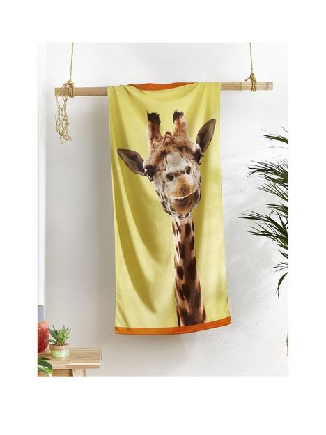 catherine-lansfield-giraffe-beach-towel