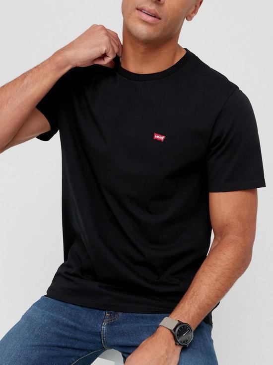 front image of levis-original-logo-t-shirt-black