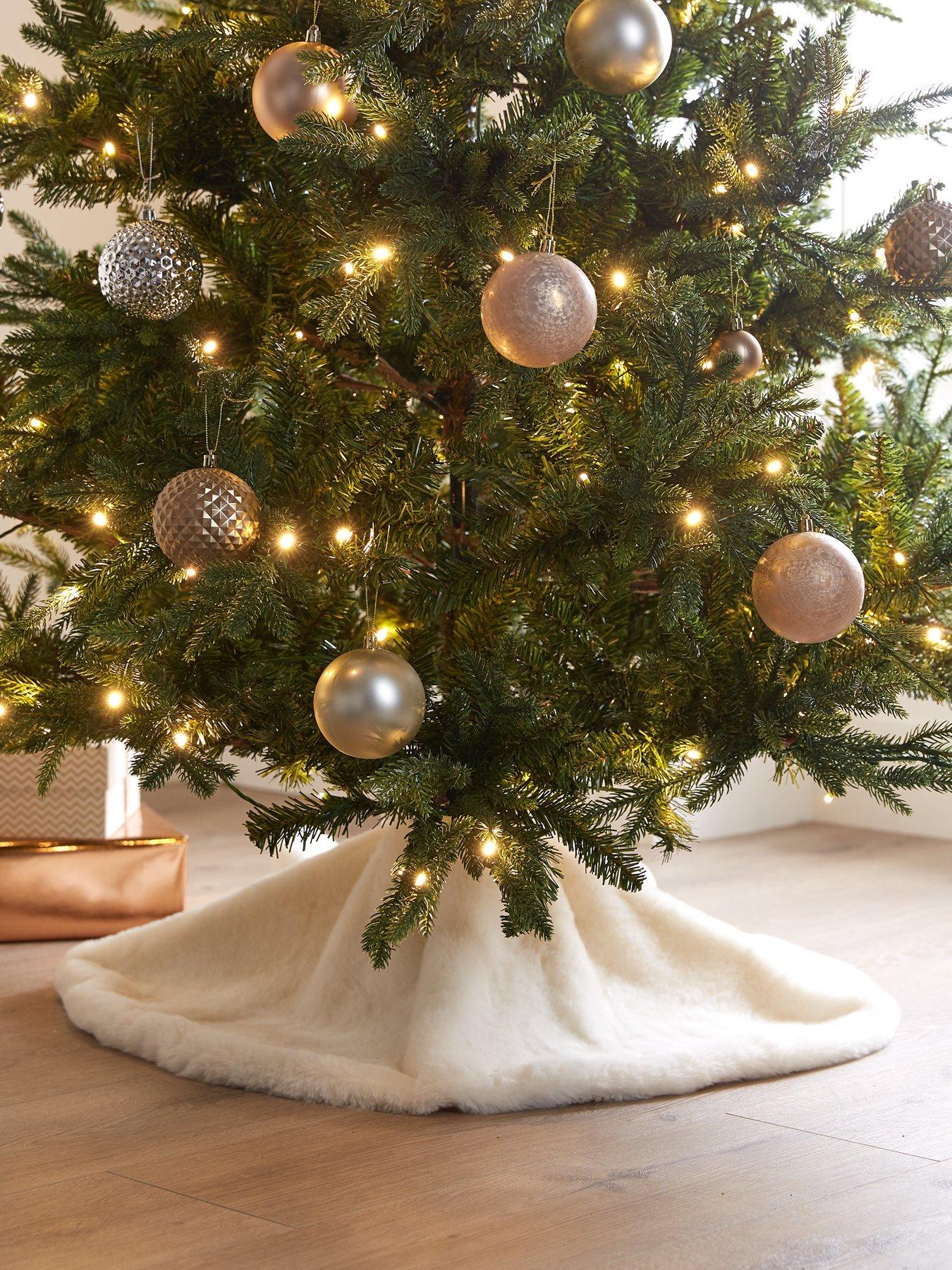 undefined 90 cm White Faux Fur Christmas Tree Skirt