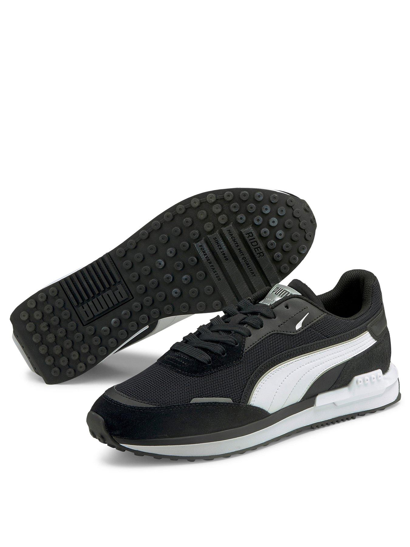 puma sneakers black