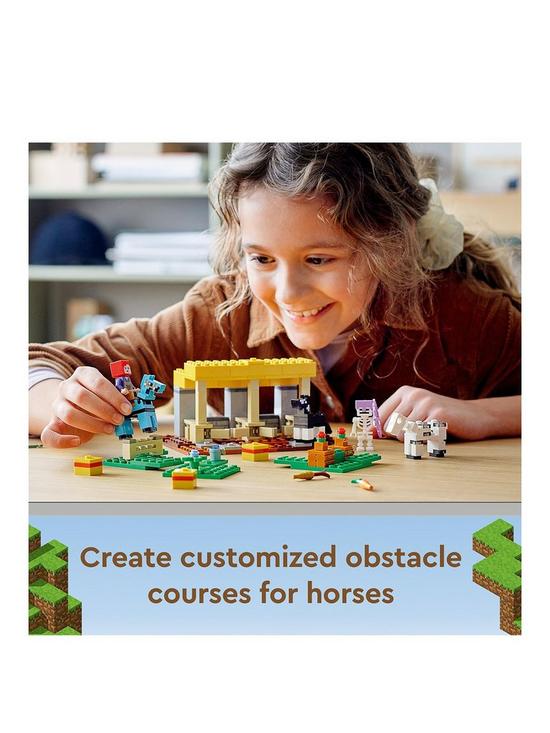 stillFront image of lego-minecraft-the-horse-stable-farm-toy-21171