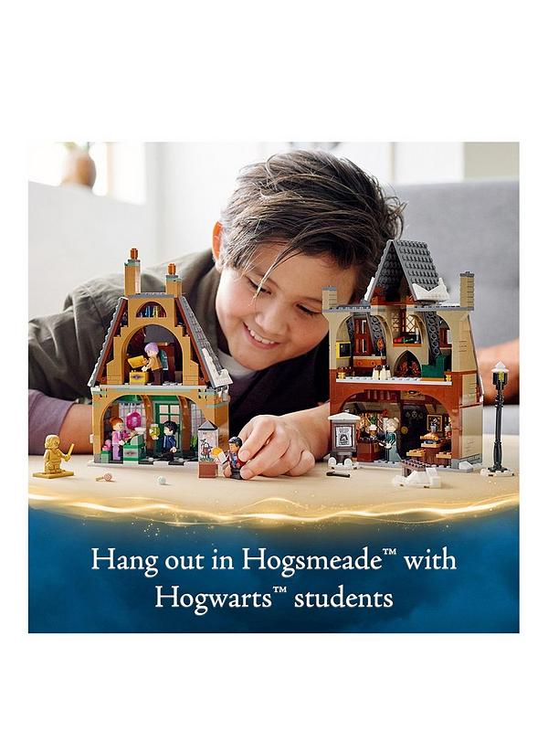 Image 2 of 7 of LEGO Harry Potter Hogsmeade&trade; Village Visits