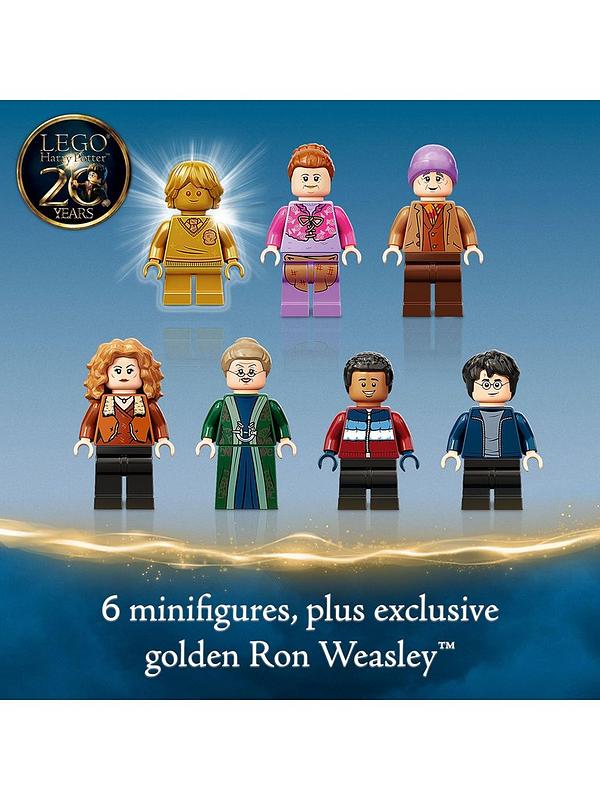 Image 5 of 7 of LEGO Harry Potter Hogsmeade&trade; Village Visits