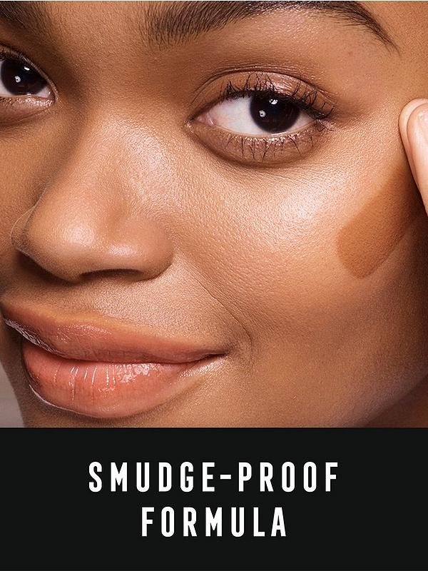 Image 4 of 5 of Max Factor Lasting Performance Restage Foundation