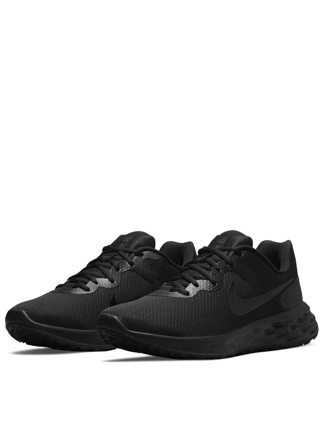 Plain black store trainers nike