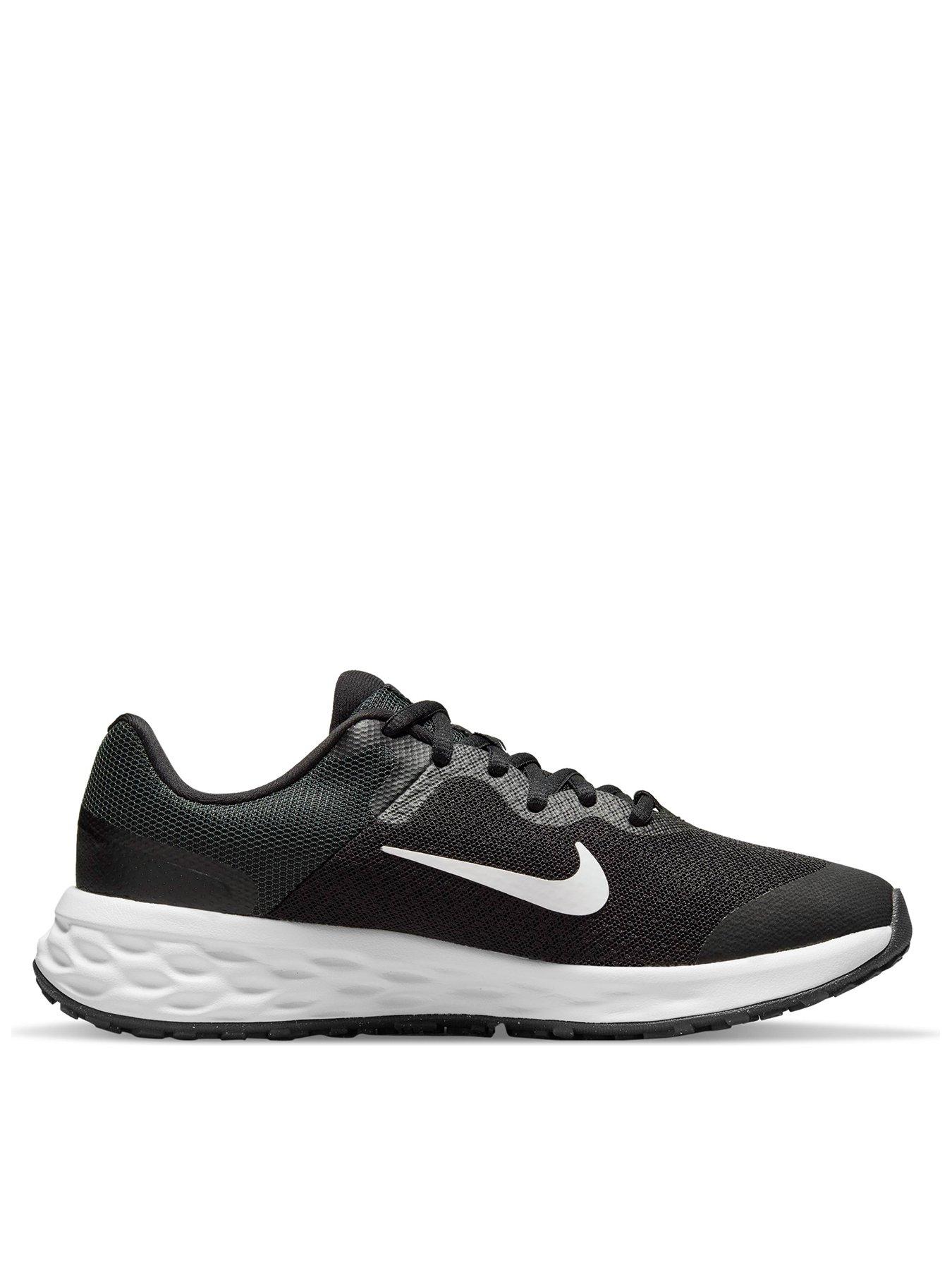 Nike Revolution 6 Junior Trainers Black White very