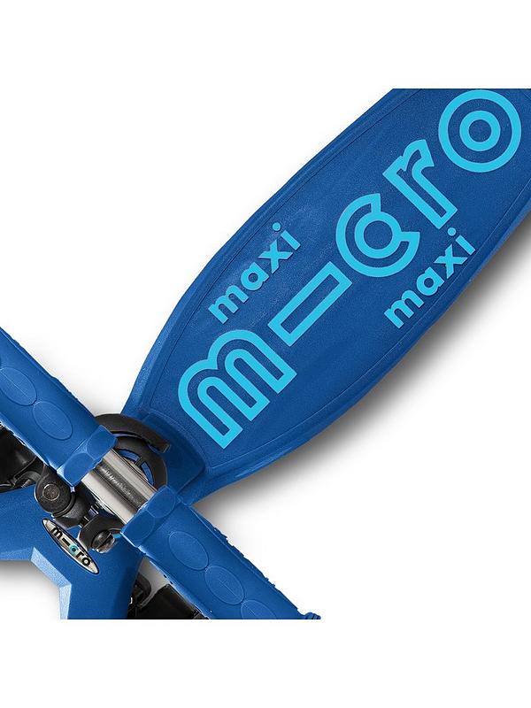 Image 4 of 6 of Micro Scooter Maxi Deluxe LED -&nbsp;Navy