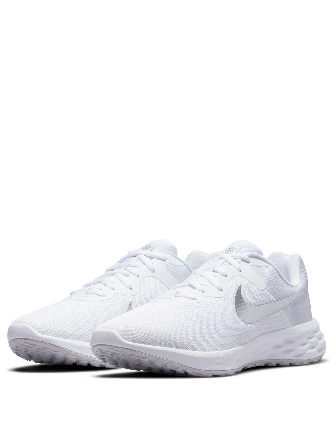 Silver on sale nere nike