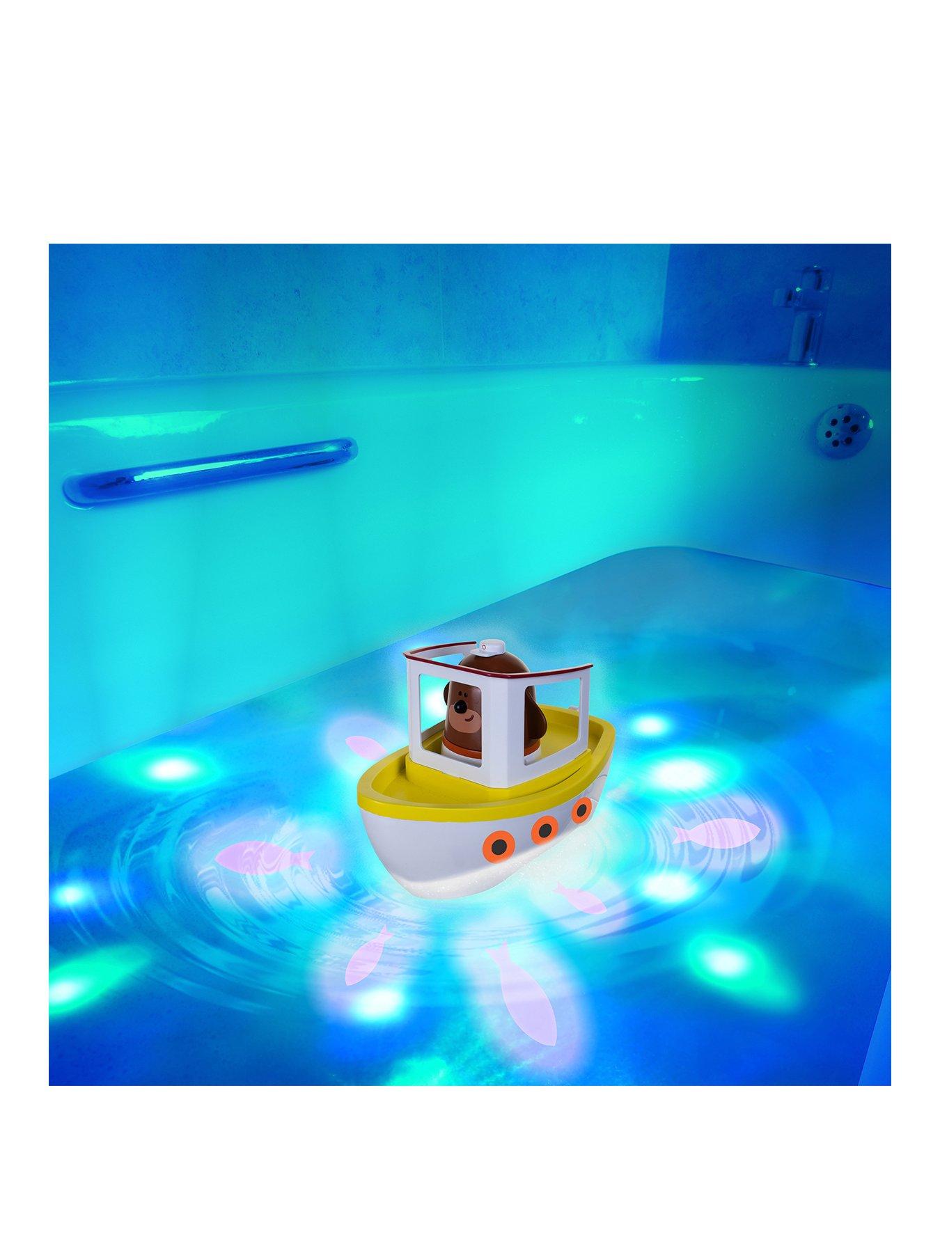 Hey Duggee Lightshow River Boat Bath Toy Very