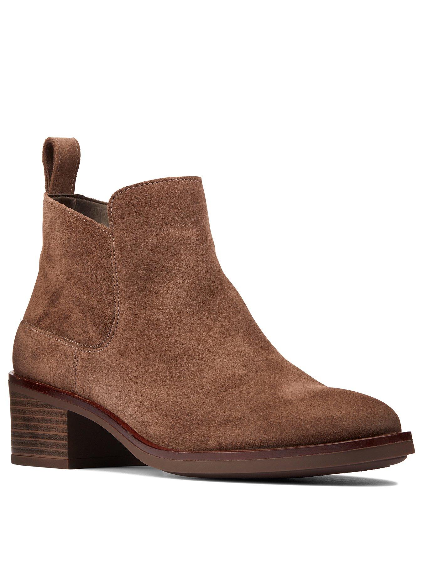 clarks boots wide fit