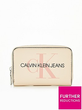 calvin-klein-jeans-sculpted-mono-medium-purse-pink