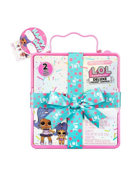 front image of lol-surprise-deluxe-present-surprise-series-2-slumber-party-theme-with-exclusive-doll-amp-lil-sister
