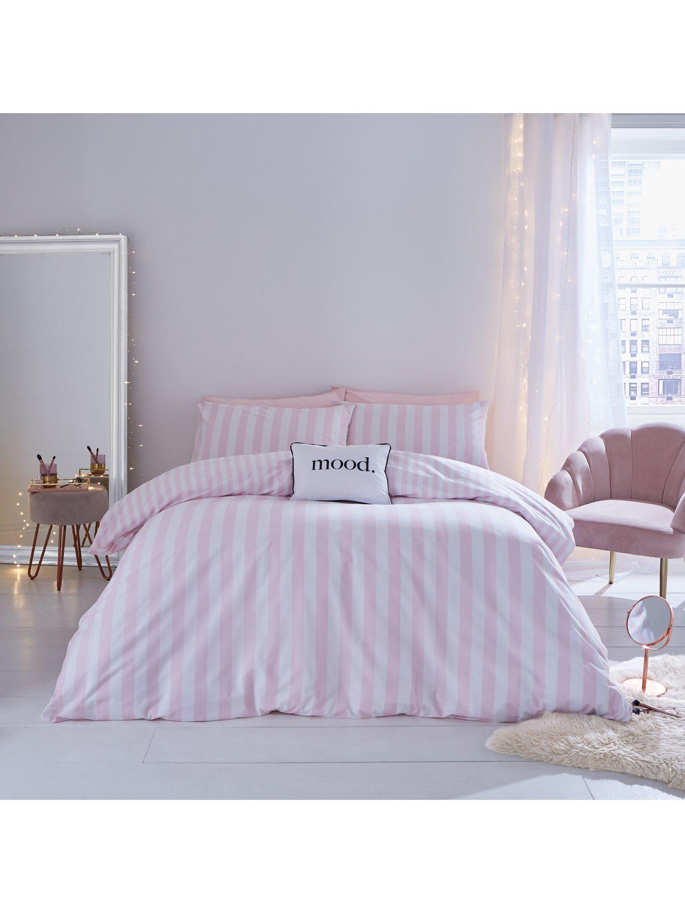 undefined Stripe Tease Reversible Duvet Cover Set - Pink and White