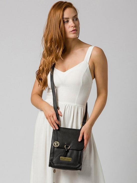 stillFront image of pure-luxuries-london-naomi-flap-over-leather-crossbody-bag-black
