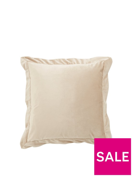 front image of michelle-keegan-home-oxford-edge-cushion