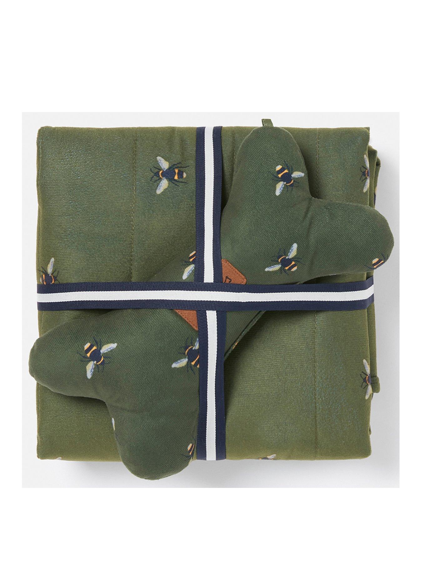 Product photograph of Joules Bee Blanket Comfort Bone Gift Set from very.co.uk