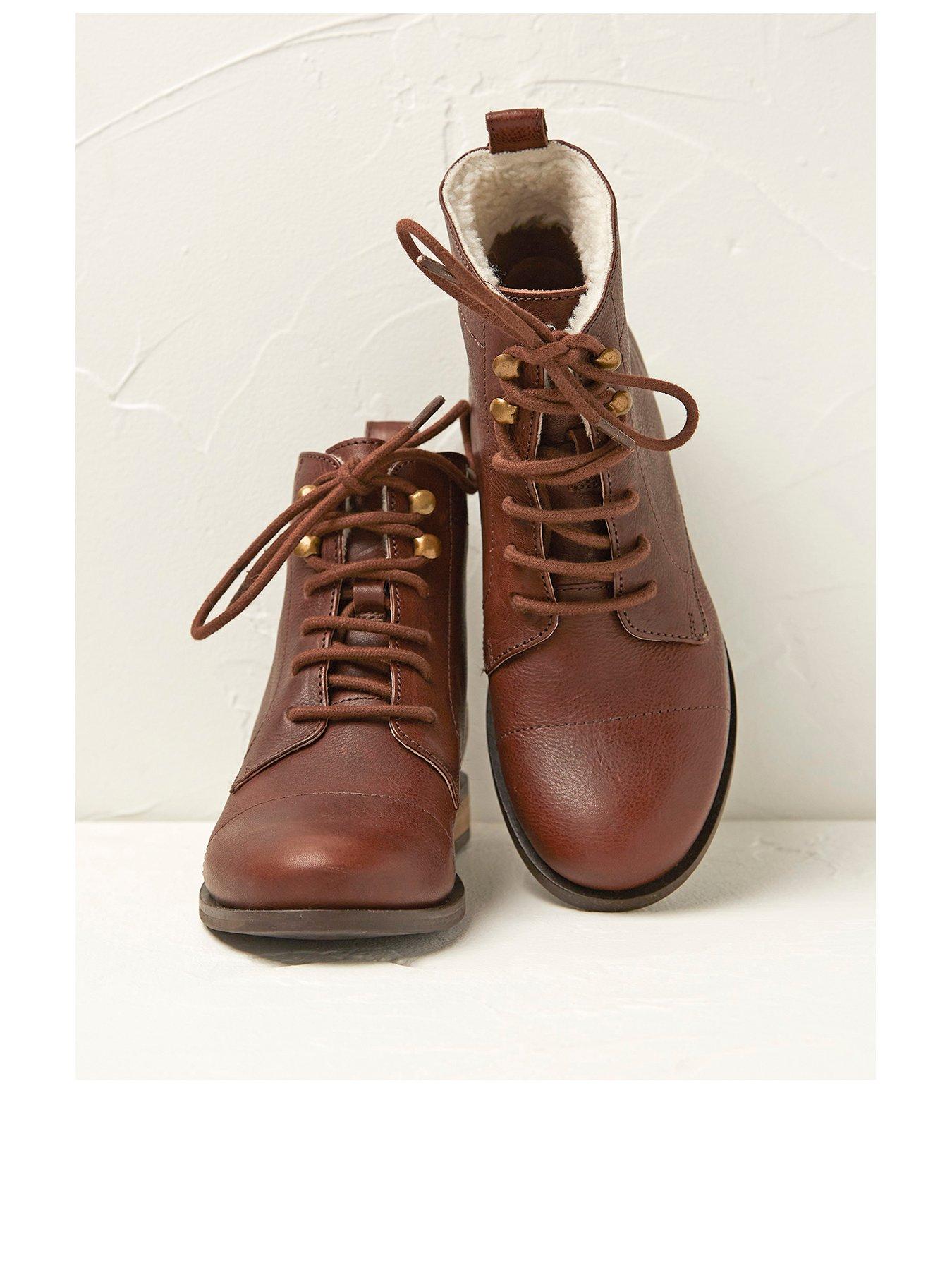 fat face black boots