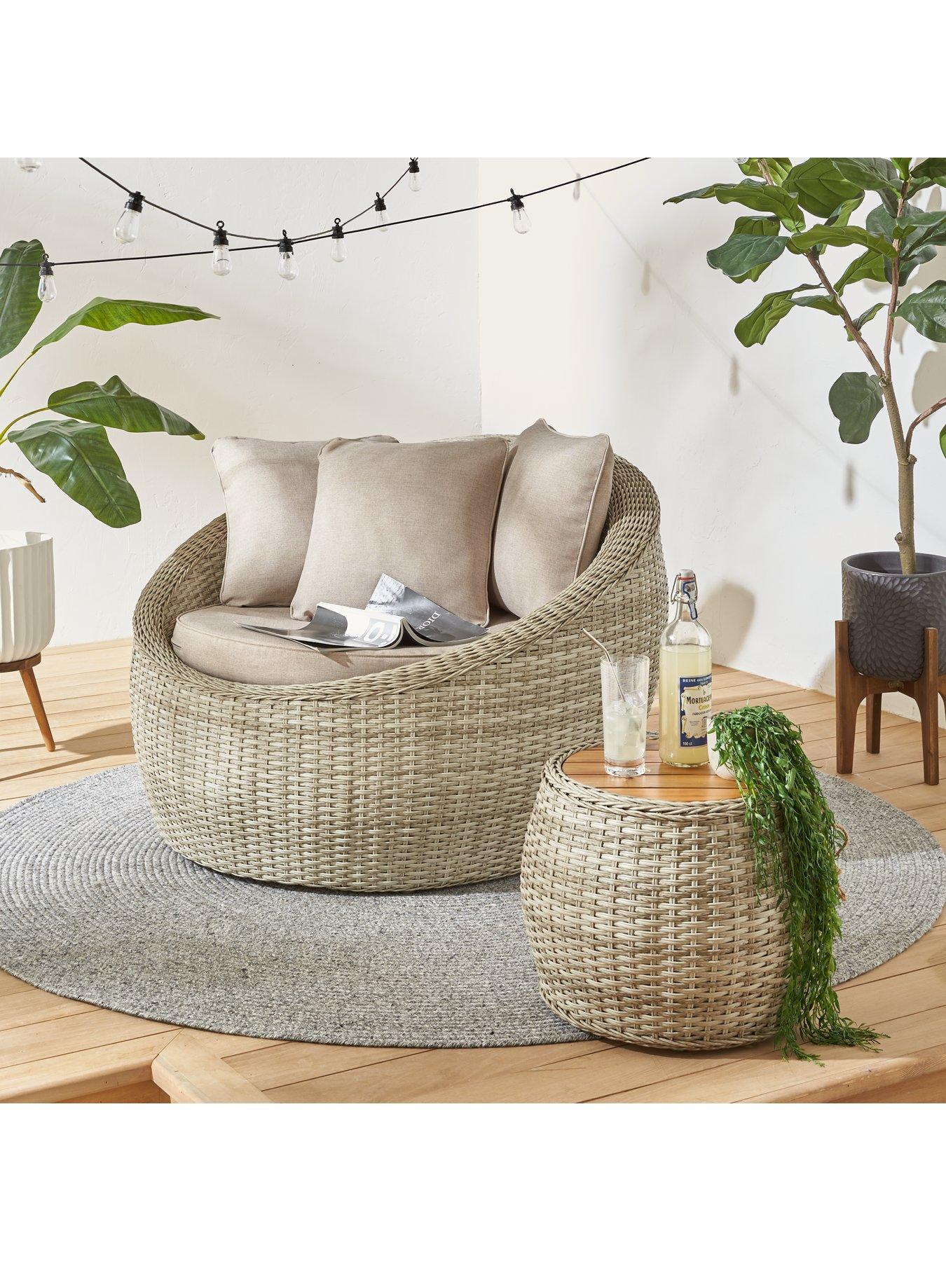 Wicker snuggle chair new arrivals