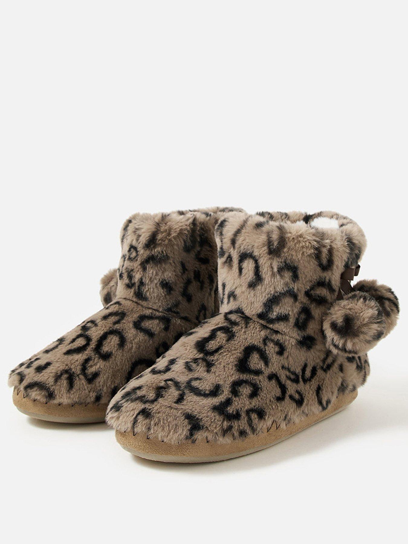 accessorise slipper boots