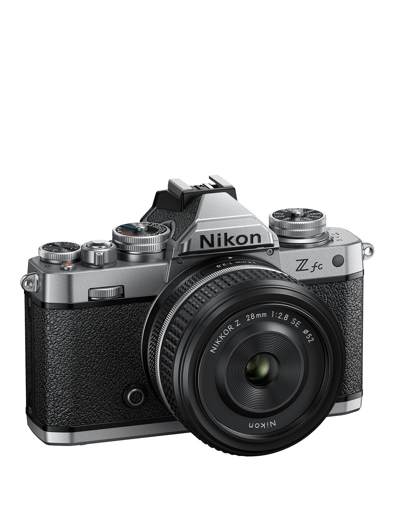 Image 3 of 7 of Nikon Z fc + Z 28 mm f/2.8 SE