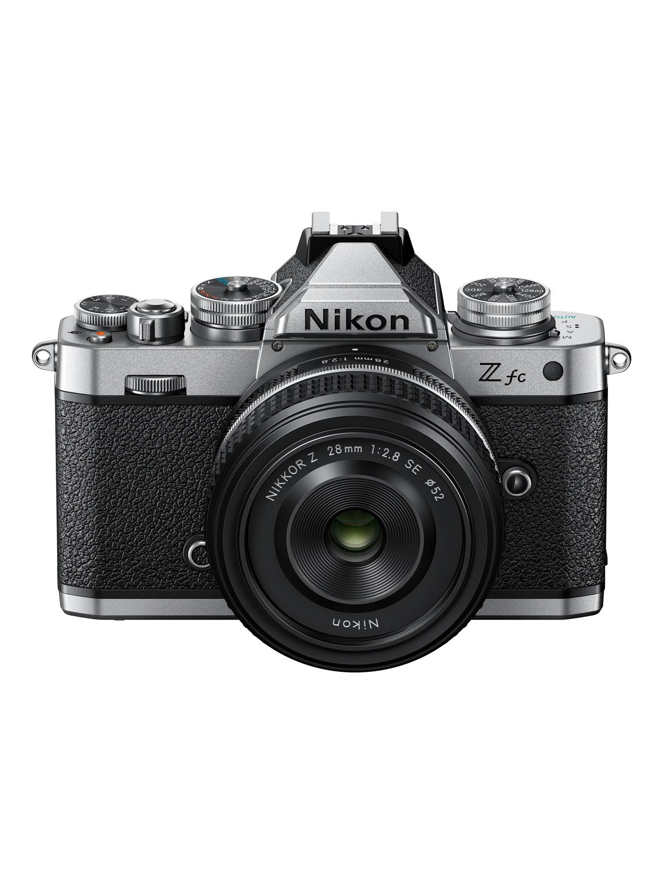 Image 4 of 7 of Nikon Z fc + Z 28 mm f/2.8 SE