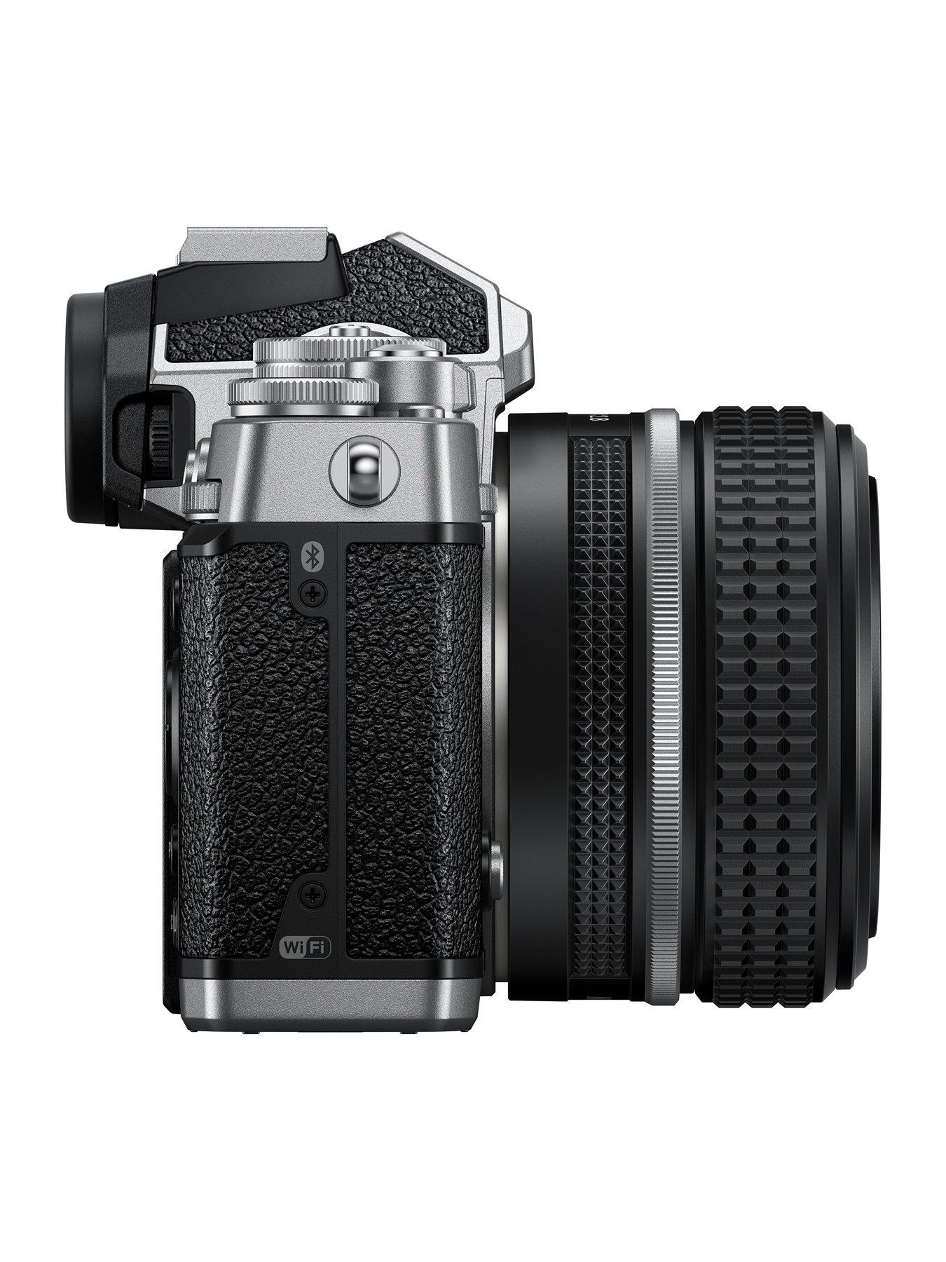 Image 6 of 7 of Nikon Z fc + Z 28 mm f/2.8 SE