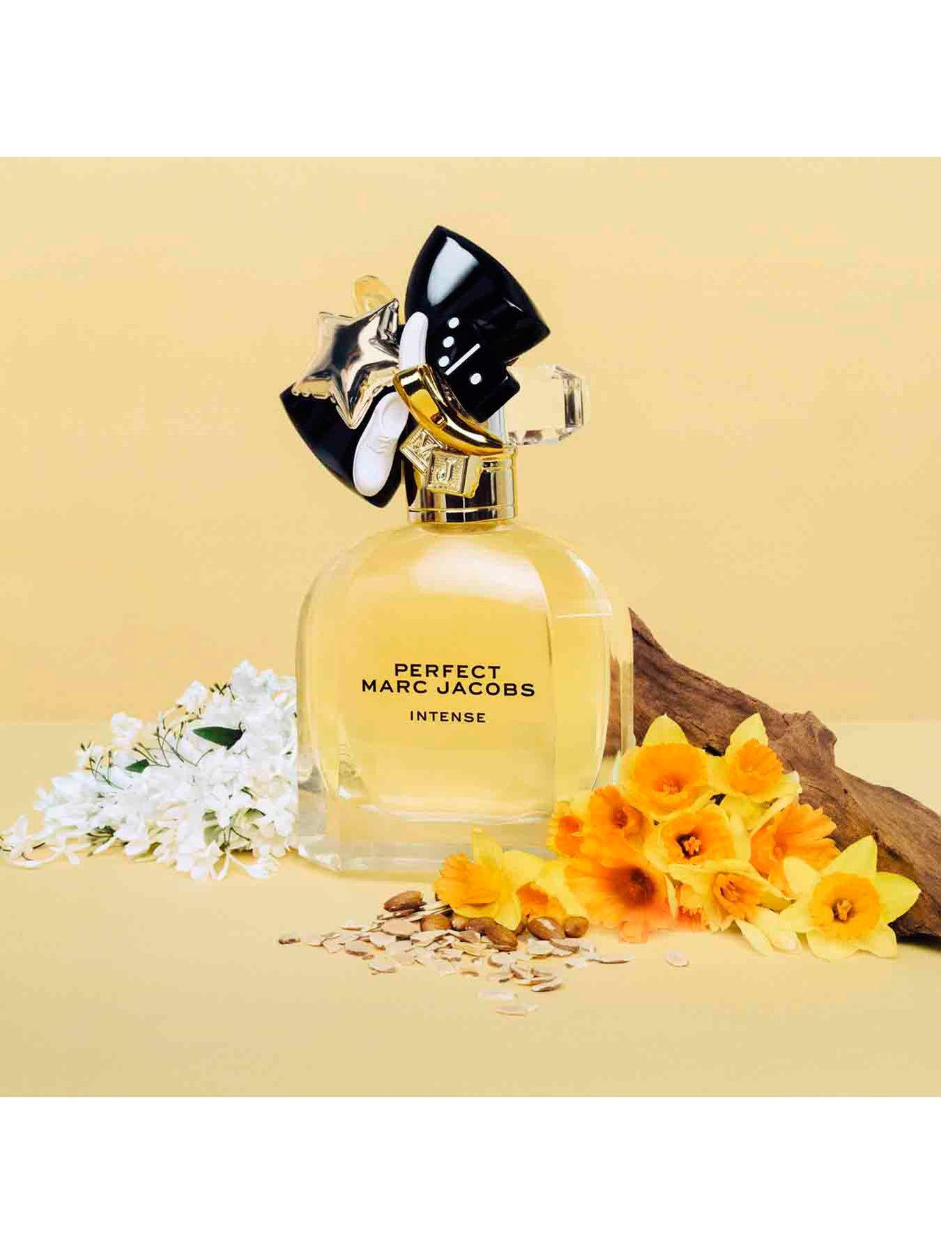 Image 2 of 7 of MARC JACOBS Perfect Intense Eau de Parfum 30ml