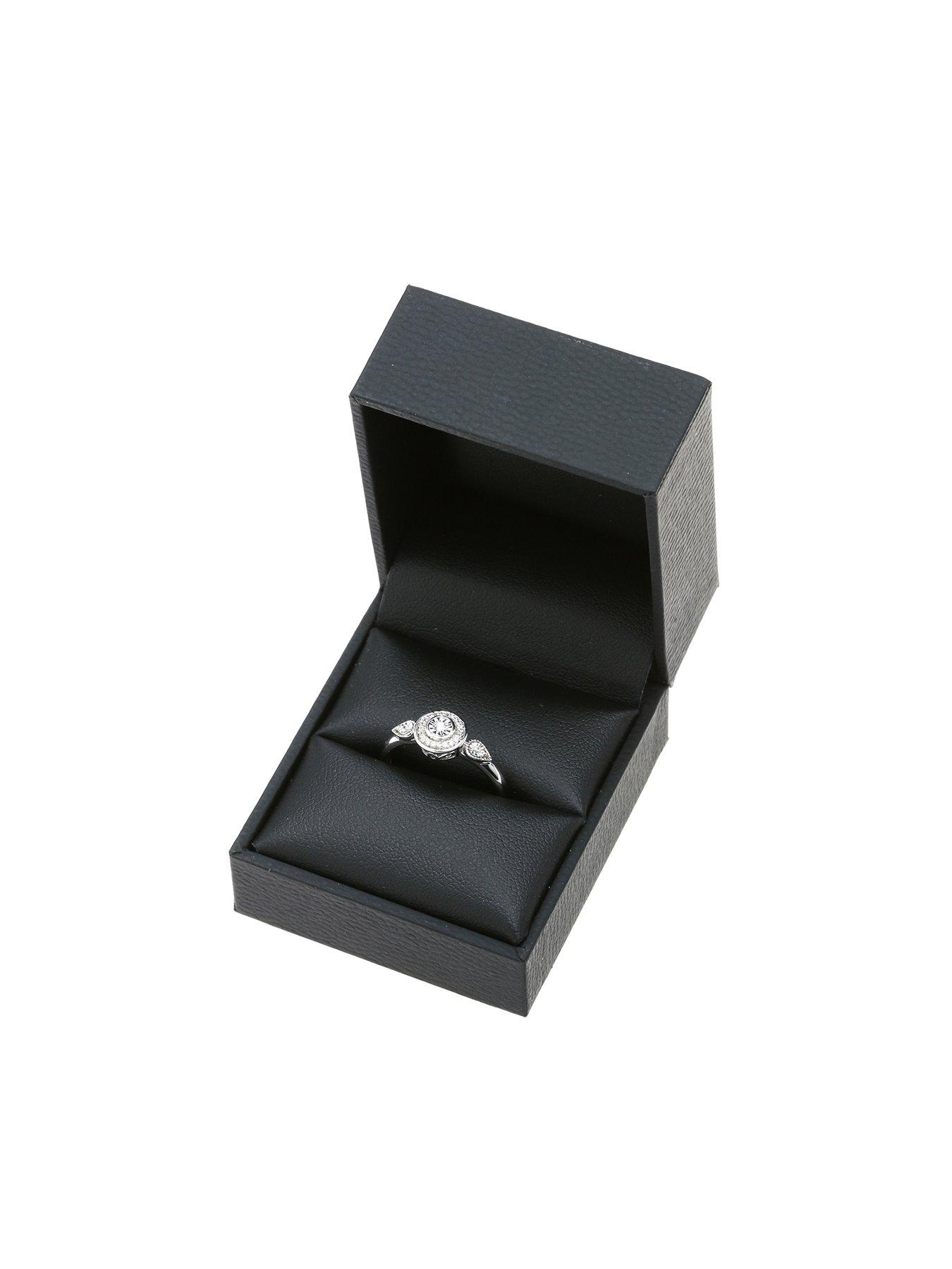 Jewellery & watches 9ct White Gold Diamond Engagement Ring