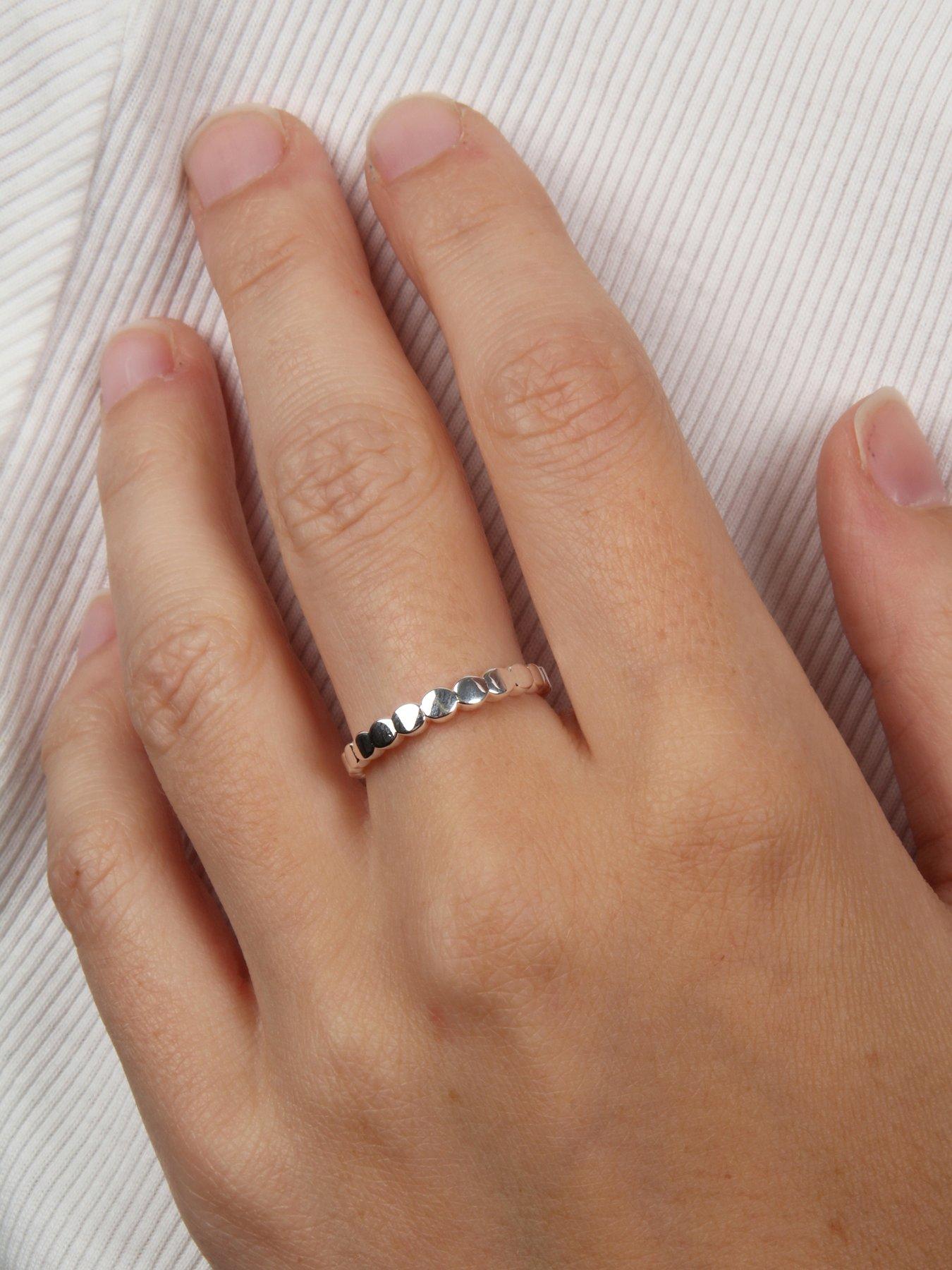 Image 4 of 6 of The Love Collection Sterling Silver Graduated Circle Ring