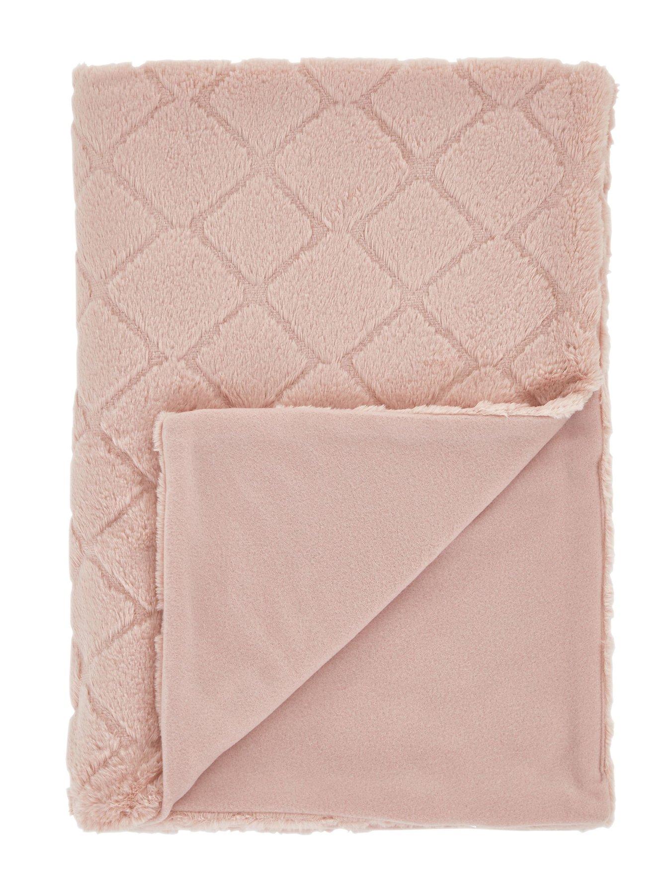 undefined Cosy Diamond Throw - Blush