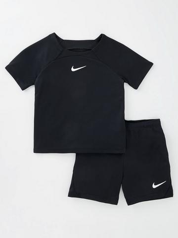 Boys Nike Clothes | Boys Nike Range ...