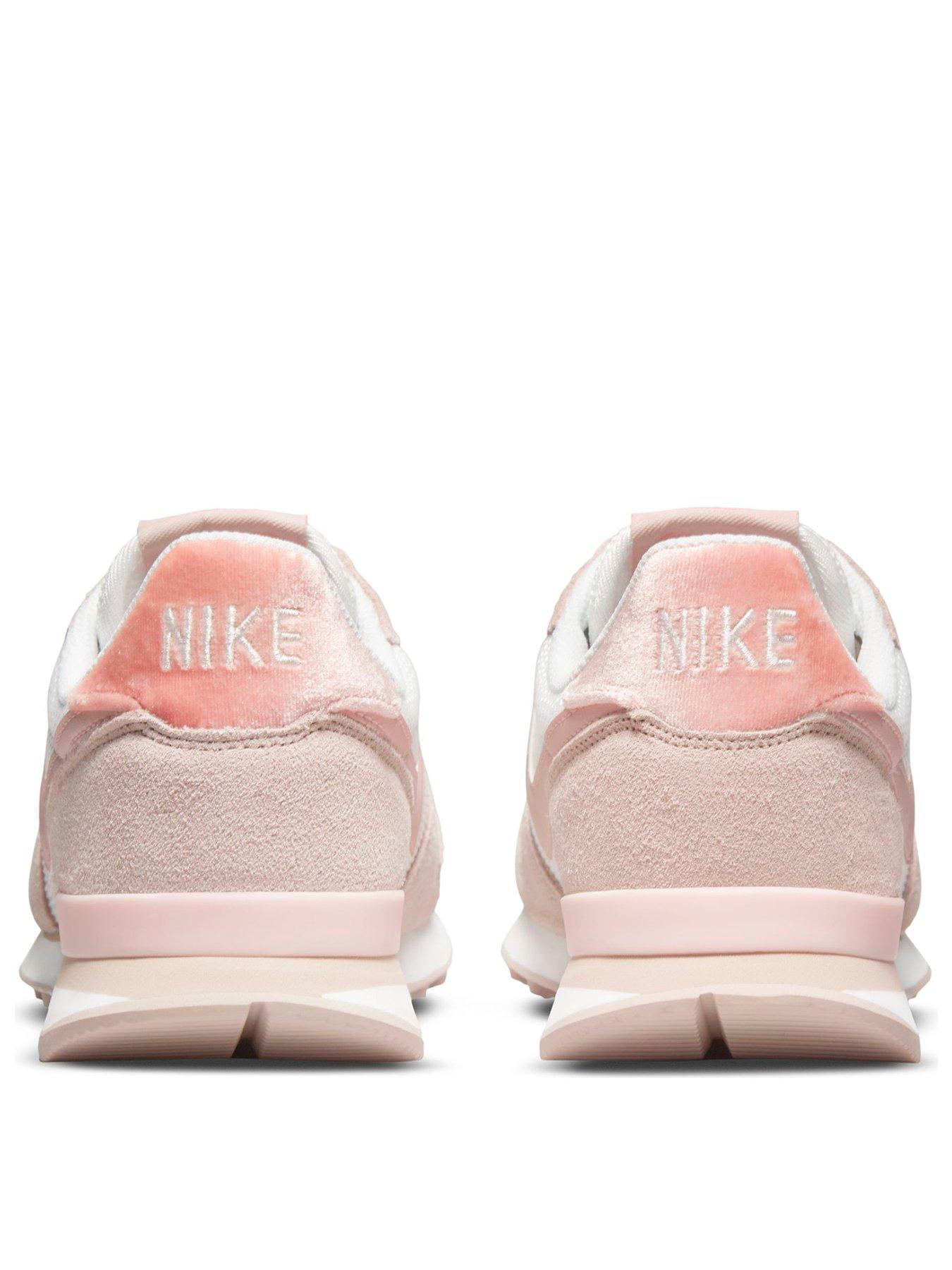 nike sportswear sneaker internationalist